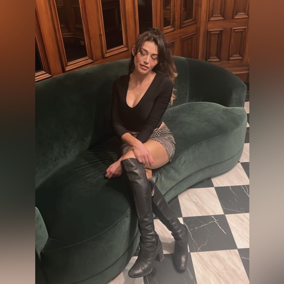 Meet your Posh Queen, Steph 💕👑👠 - Picture 8 of 17